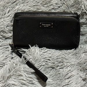 ♠️Kate Spade Large Carryall Wristlet♠️